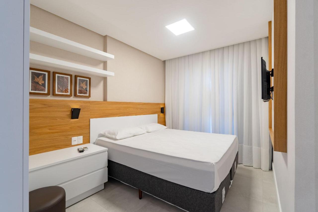 Porto Madero, Condo com Piscina e Academia - Apto 3 dorms 8 pessoas- Centro de Bombinhas Exterior foto