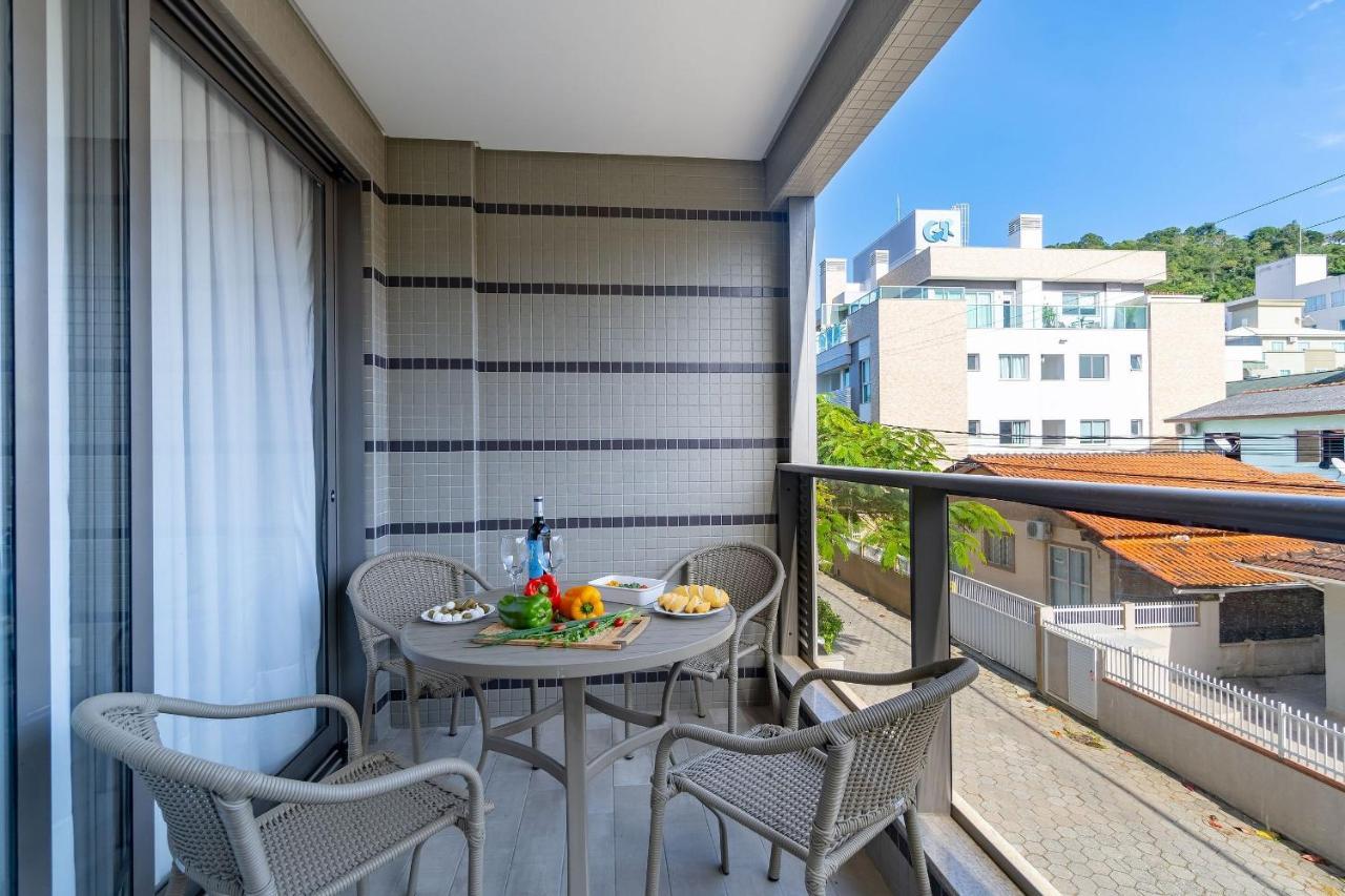 Porto Madero, Condo com Piscina e Academia - Apto 3 dorms 8 pessoas- Centro de Bombinhas Exterior foto