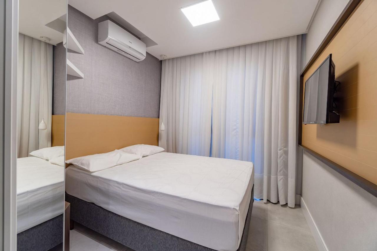 Porto Madero, Condo com Piscina e Academia - Apto 3 dorms 8 pessoas- Centro de Bombinhas Exterior foto