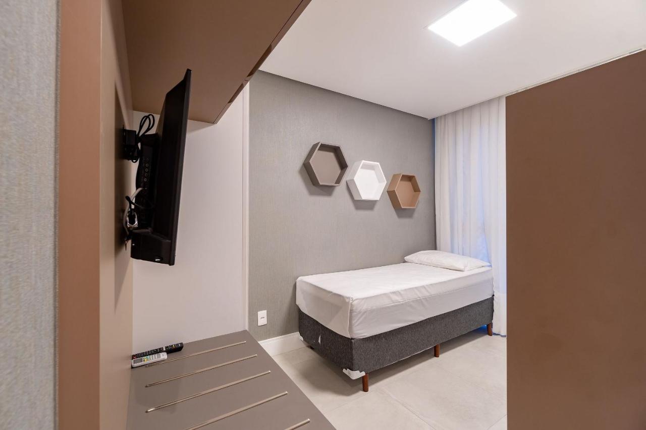 Porto Madero, Condo com Piscina e Academia - Apto 3 dorms 8 pessoas- Centro de Bombinhas Exterior foto